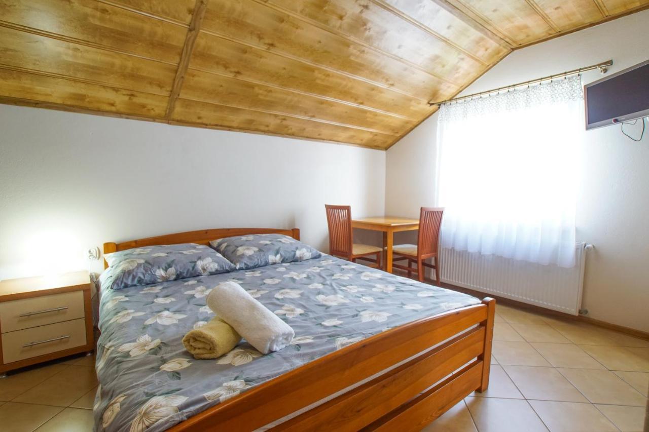 Hostal Wichrowe Wzgórze Krajno Pierwsze Exterior foto